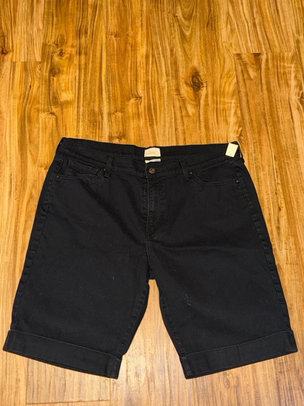 Levi's women 16 Jean denim shorts Black Cuffed 11” 515 Bermuda long knee studs